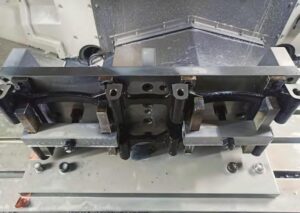 Figure 3　 Deep Hole Machining of Waist Shaped Features in Thin Walled Brackets