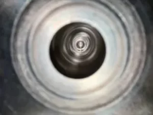 Figure 7 Das bearbeitete Werkstück und die Innenbohrung (b) Inner hole